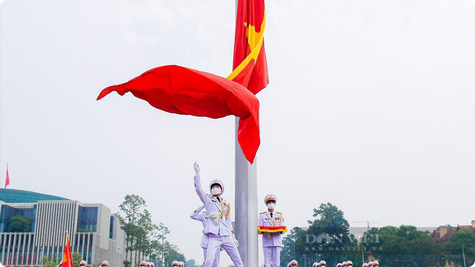 Bandeira na praça Ba Dinh