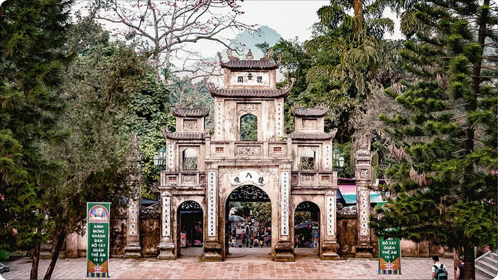 Templos e pagodes no Vietnã