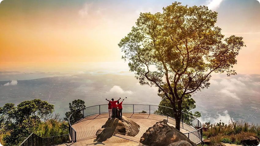 melhor época para viajar para a montanha Ba Den