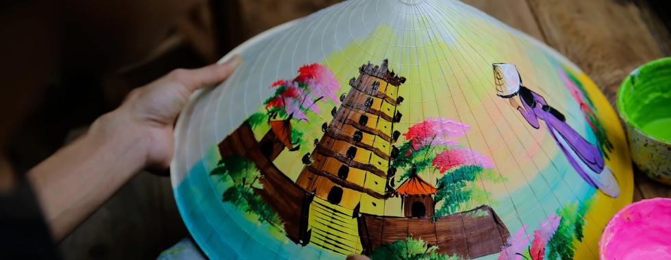 Chapéu cônico (nón lá)