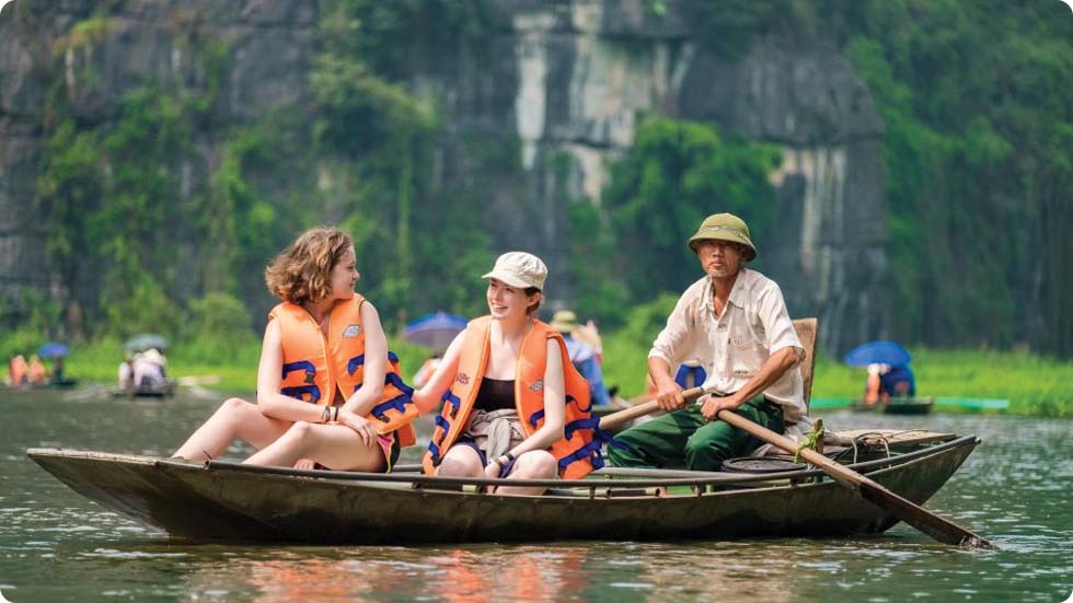 Passeio de barco em Tam Coc